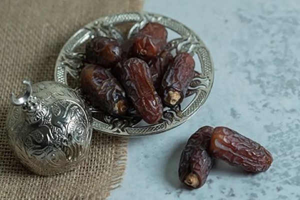 تصویر 2 از قیمت خرید خرما پیارم اصل + فروش ویژه